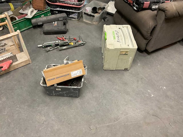 Divers aannemersmateriaal - afbeelding 12 van  16