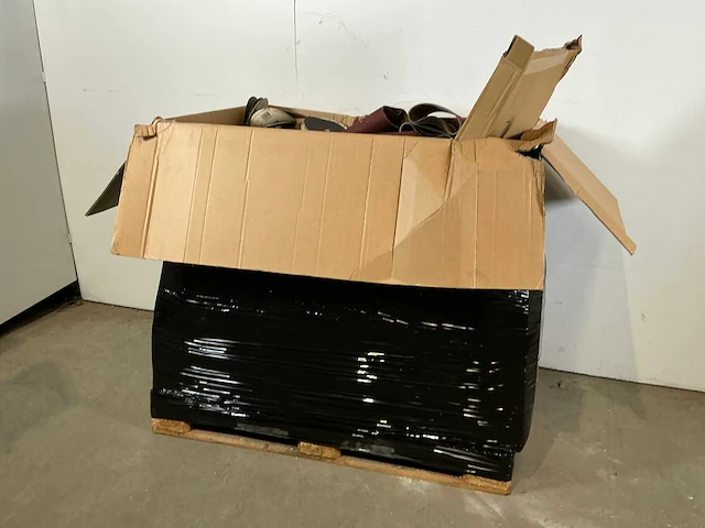 Divers aannemersmateriaal - afbeelding 2 van  7