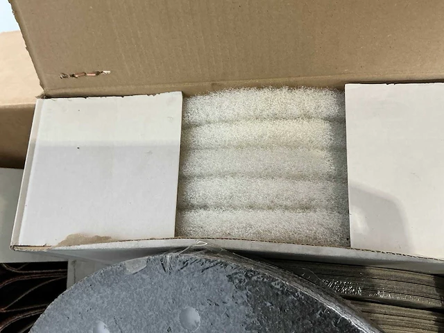 Divers aannemersmateriaal - afbeelding 3 van  11