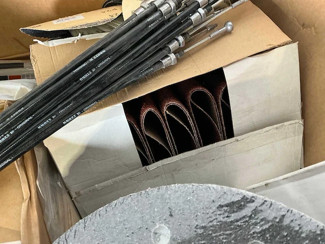 Divers aannemersmateriaal - afbeelding 6 van  11