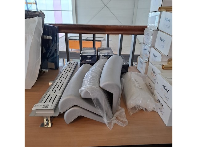 Divers badkamer toebehoren - afbeelding 1 van  7