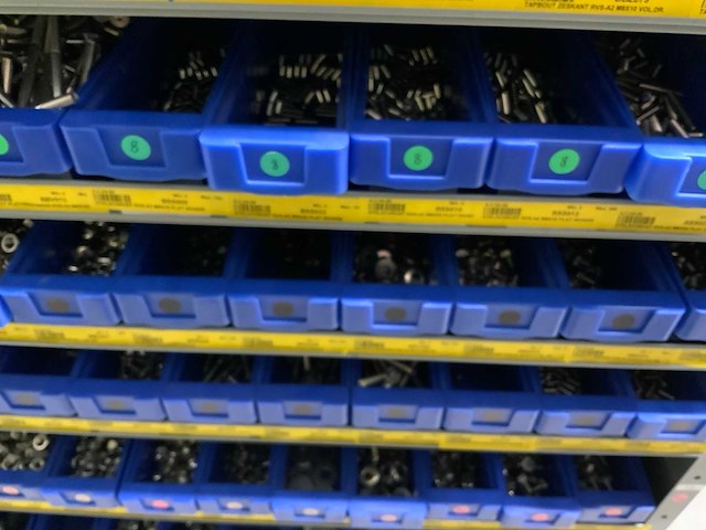 Divers bevestigingsmateriaal in 4 vakkenkasten - afbeelding 5 van  11