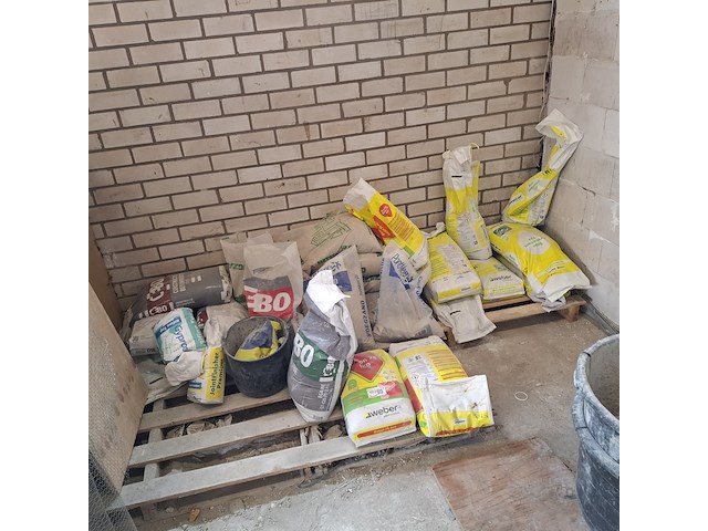 Divers bouwbenodigdheden - afbeelding 1 van  11