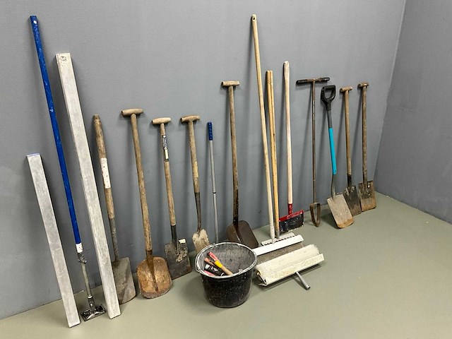 Divers bouwgereedschap (27x) - afbeelding 2 van  6