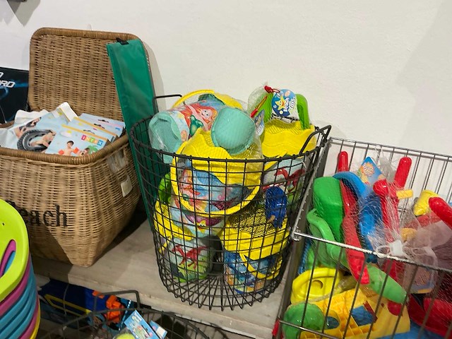 Divers buitenspeelgoed - afbeelding 22 van  24