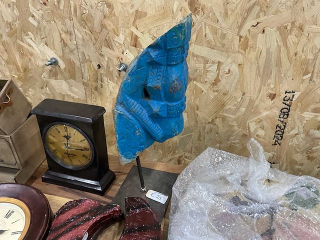 Divers decoratiemateriaal, verlichting en kaarsen - afbeelding 8 van  13