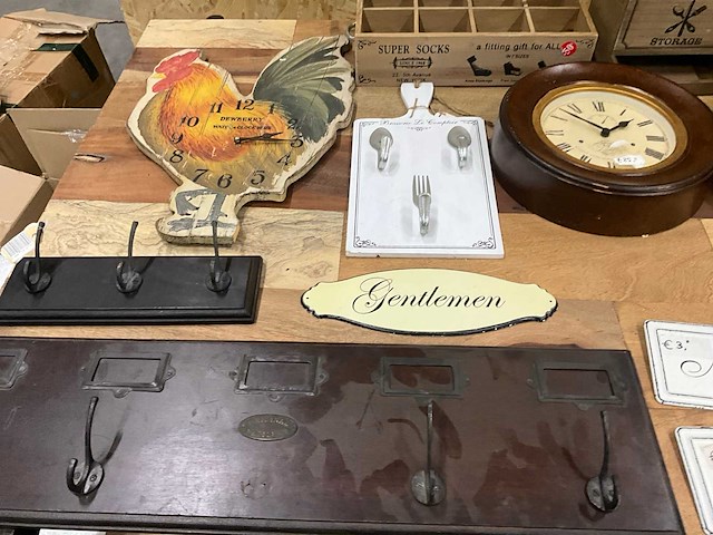Divers decoratiemateriaal, verlichting en kaarsen - afbeelding 10 van  13