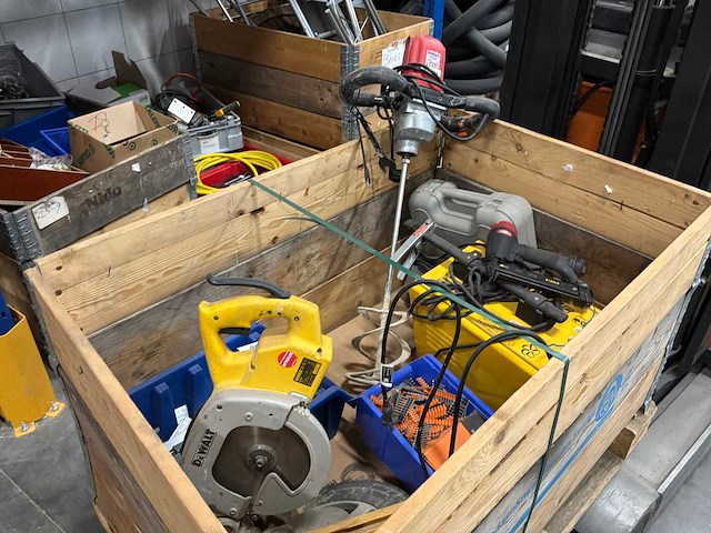 Divers (defect) elektrische gereedschap - afbeelding 1 van  2