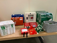 Divers ehbo materiaal - afbeelding 1 van  8