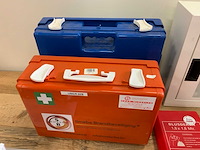 Divers ehbo materiaal - afbeelding 2 van  8