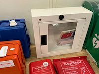 Divers ehbo materiaal - afbeelding 3 van  8