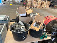 Divers elektramateriaal - afbeelding 1 van  5