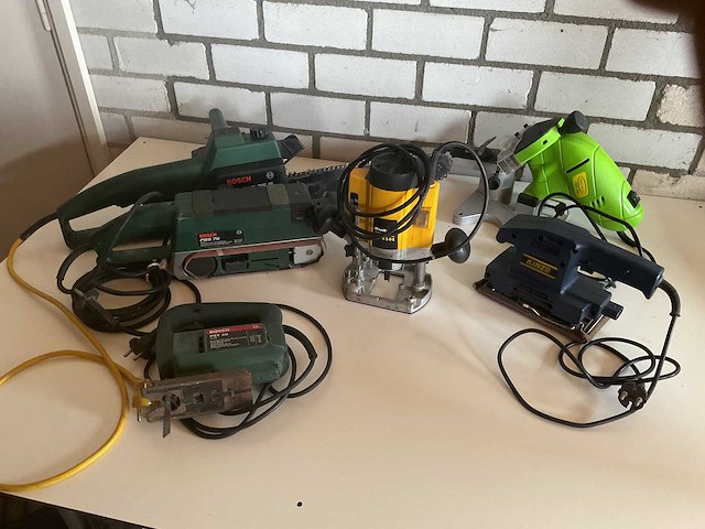 Divers elektrisch hand- en tuingereedschap - afbeelding 1 van  4
