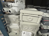 Divers elektrotechnisch installatiemateriaal - afbeelding 9 van  12