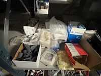 Divers elektrotechnisch installatiemateriaal - afbeelding 10 van  12