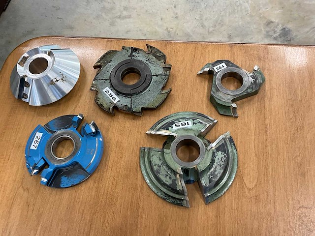 Divers freesgereedschap (5x) - afbeelding 1 van  5