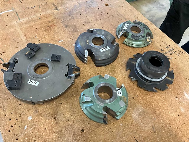 Divers freesgereedschap (5x) - afbeelding 1 van  6