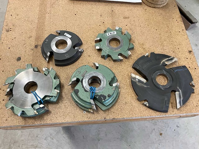 Divers freesgereedschap (5x) - afbeelding 1 van  6