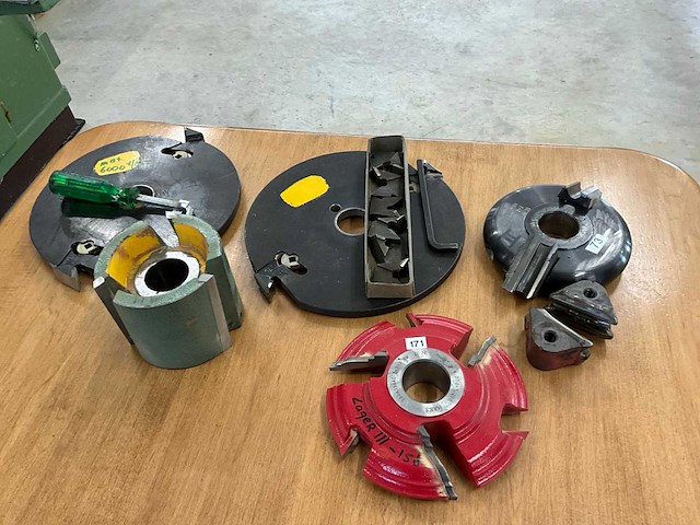 Divers freesgereedschap (5x) - afbeelding 1 van  4