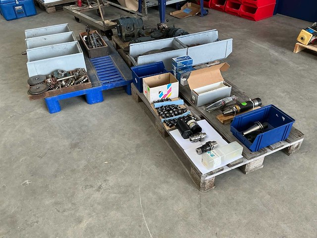 Divers freesgereedschap en freestandwielen - afbeelding 2 van  18