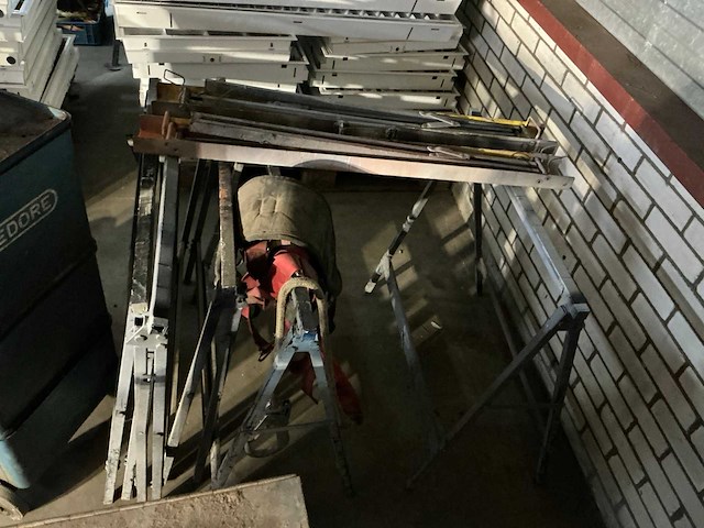 Divers garage inventaris - afbeelding 1 van  5