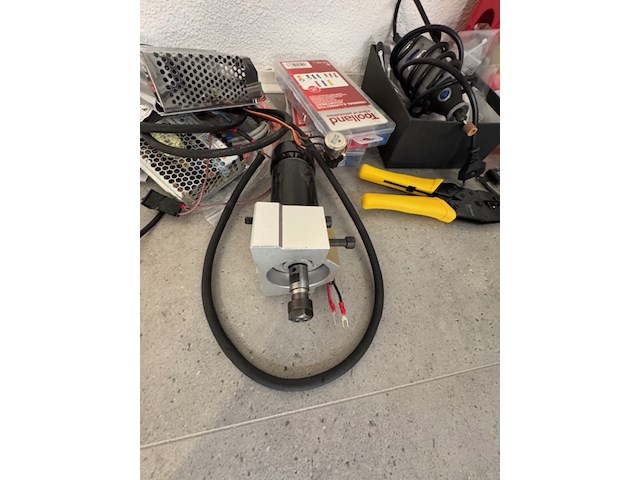 Divers gereedschap en elektrotechnisch materiaal - afbeelding 6 van  7