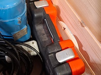 Divers gereedschap en verlichting - afbeelding 7 van  9