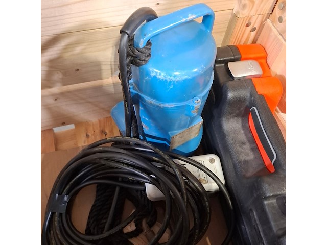 Divers gereedschap en verlichting - afbeelding 8 van  9