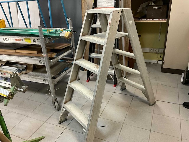 Divers gereedschap (plafond-werkzaamheden) - afbeelding 2 van  28