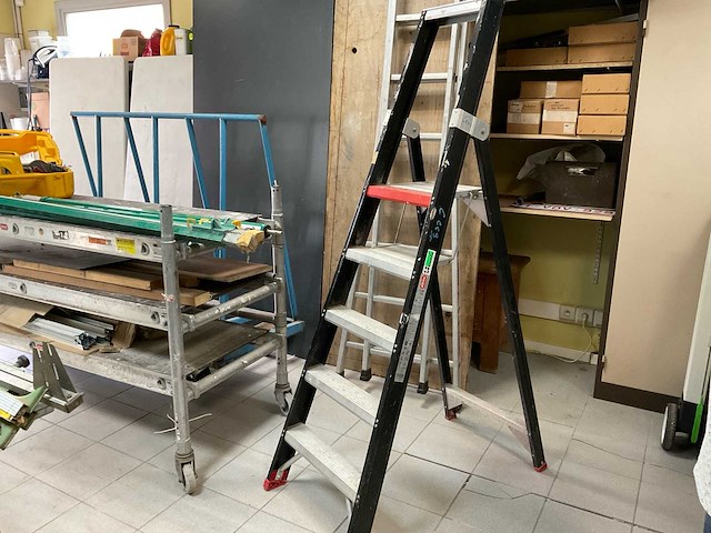 Divers gereedschap (plafond-werkzaamheden) - afbeelding 3 van  28