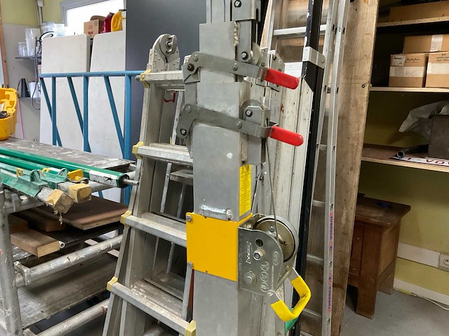 Divers gereedschap (plafond-werkzaamheden) - afbeelding 23 van  28