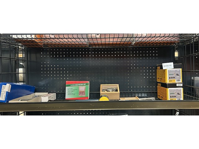 Divers gereedschap w.o. steeksleutels, nagels w.o. gedore, wiha, dewalt - afbeelding 1 van  7