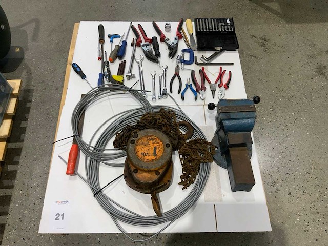 Divers gereedschap - afbeelding 1 van  1