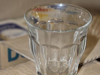 Divers glaswerk op pallet w.o. stapel-, fris- en tumbler-glazen. - afbeelding 4 van  4