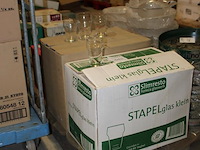 Divers glaswerk w.o. stapel- en frisdrankglazen in 4 dozen. - afbeelding 2 van  3