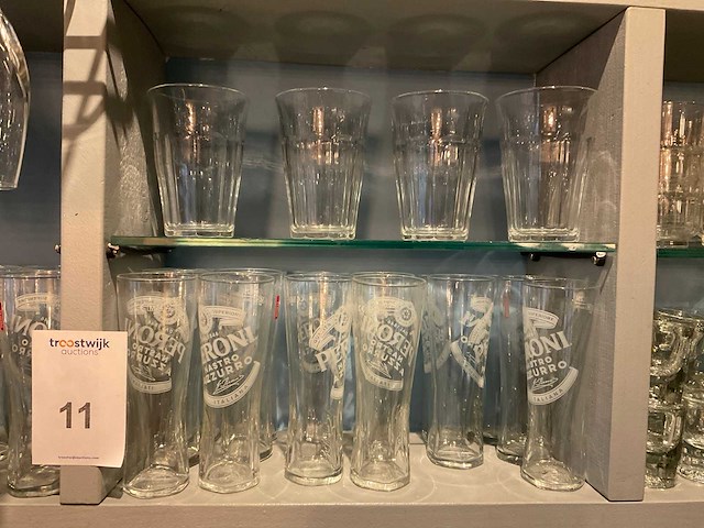 Divers glaswerk - afbeelding 2 van  19