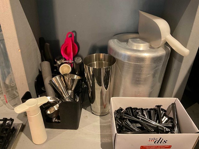 Divers glaswerk - afbeelding 6 van  19