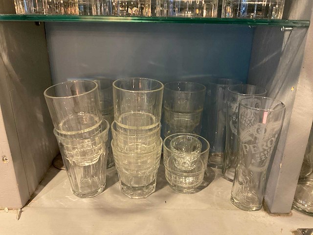 Divers glaswerk - afbeelding 17 van  19