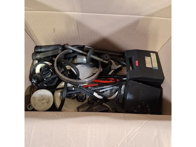 Divers handgereedschap en onderdelen - afbeelding 10 van  16