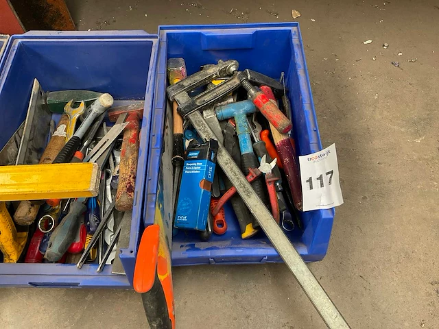 Divers handgereedschap in bak (4x) - afbeelding 5 van  14