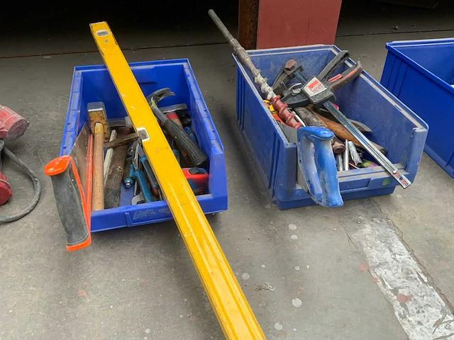 Divers handgereedschap in bak (4x) - afbeelding 7 van  14