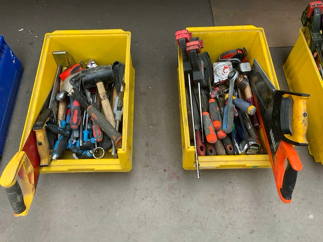 Divers handgereedschap in bak (4x) - afbeelding 12 van  13