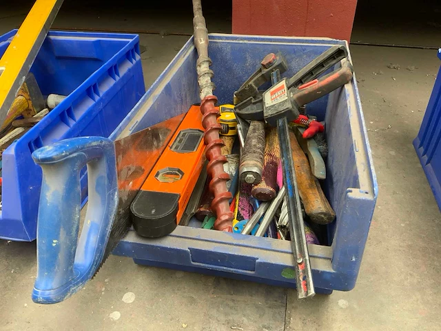 Divers handgereedschap in bak (4x) - afbeelding 14 van  14