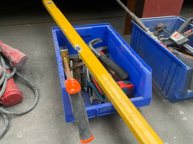 Divers handgereedschap in bak (4x) - afbeelding 11 van  14