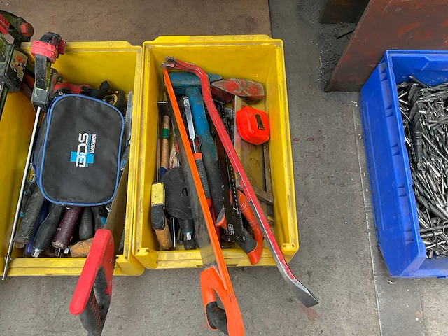 Divers handgereedschap in bak (4x) - afbeelding 3 van  13