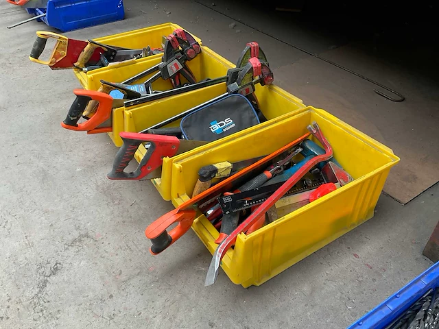 Divers handgereedschap in bak (4x) - afbeelding 6 van  13