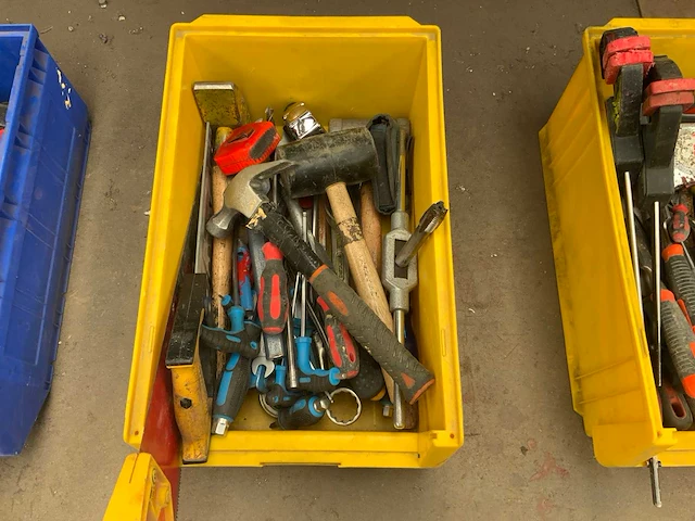 Divers handgereedschap in bak (4x) - afbeelding 13 van  13