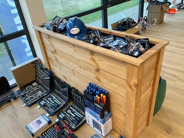 Divers handgereedschap - afbeelding 2 van  10