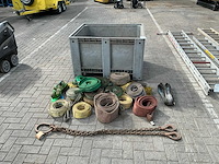 Divers hijs en hefmateriaal - afbeelding 1 van  5