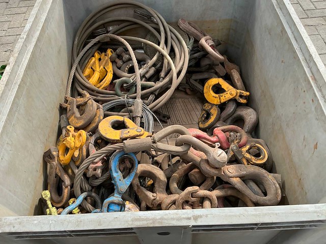 Divers hijs en hefmateriaal - afbeelding 5 van  5
